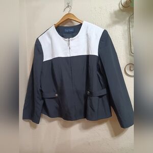 Elegant Two-Tone Women's Blazer